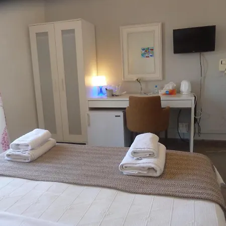 Ξενοδοχείο με διαμερίσματα πανσιόν ζωή 3*