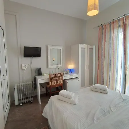 πανσιόν ζωή Ξενοδοχείο με διαμερίσματα 3*