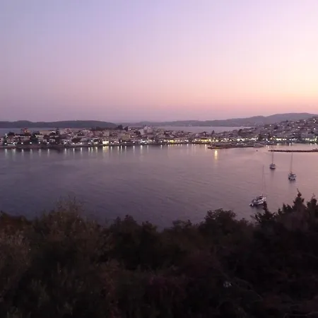 πανσιόν ζωή Ξενοδοχείο με διαμερίσματα 3*